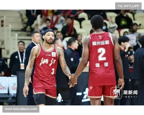 CBA旧将前浙江外援卡里克琼斯将与詹姆斯交手纹身背部致敬篮球传奇 CBA旧将前浙江外援卡里克琼斯将与詹姆斯交手纹身背部致敬篮球传奇